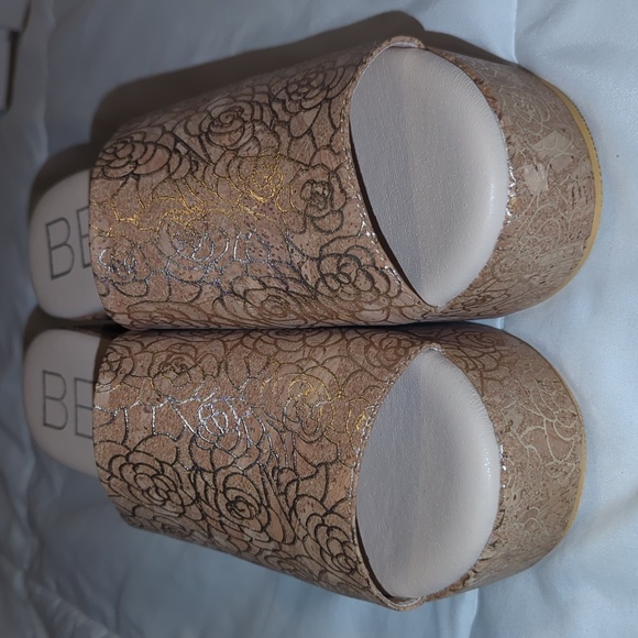 NWOT platform sandals - Picture 5 of 8